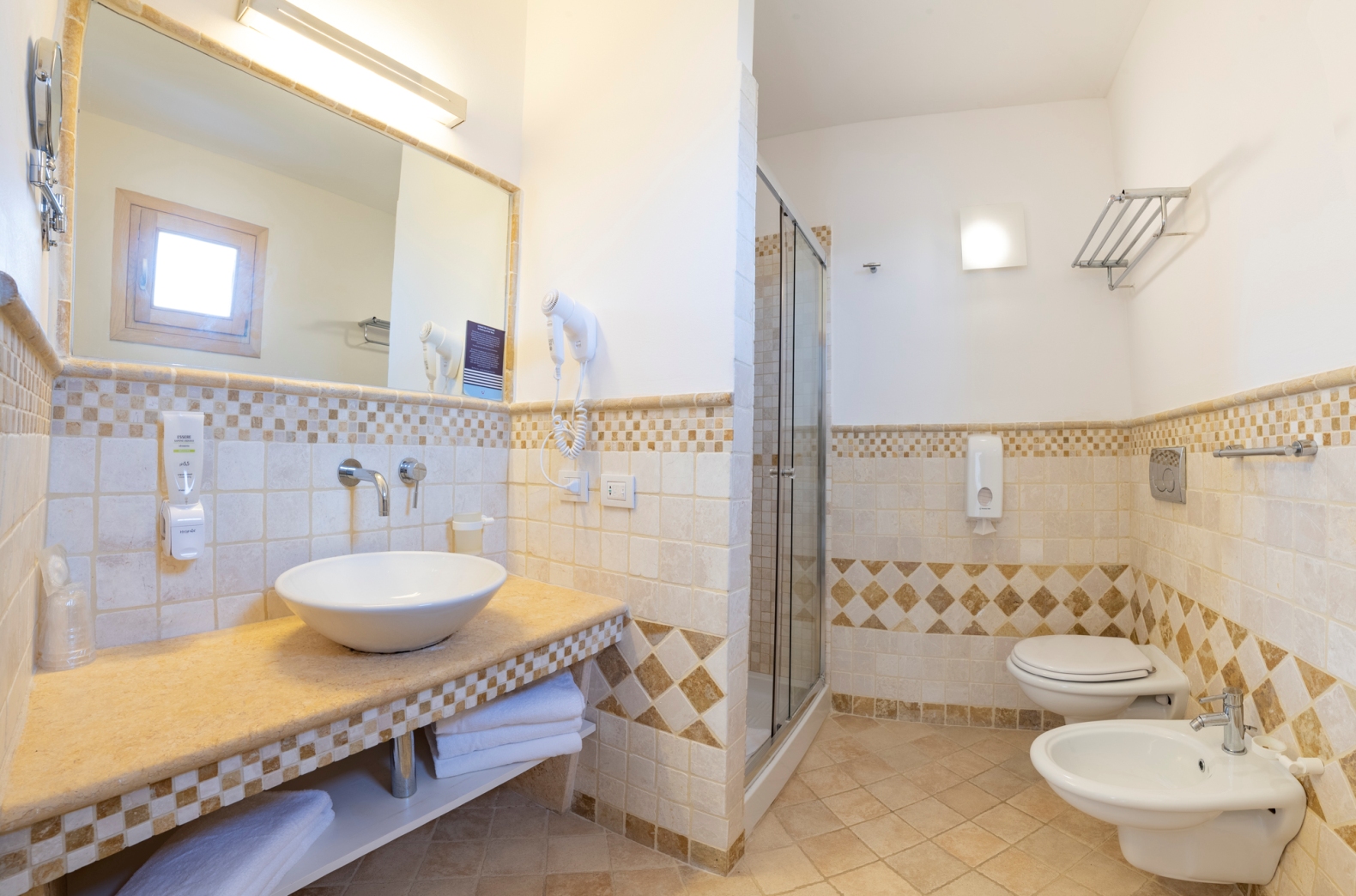 Quadruple Family Room 4